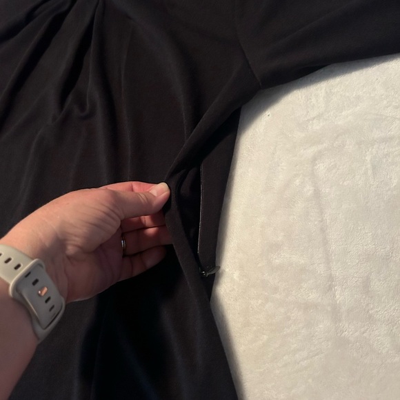 Chadwicks Elegant Black Round Neck Sheath Dress - Picture 2 of 8